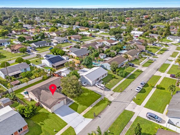1403 Donwoods Lane, Royal Palm Beach FL 33411
