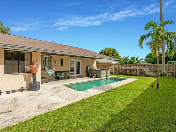 1403 Donwoods Lane, Royal Palm Beach FL 33411