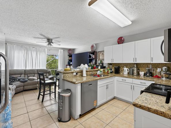 6124 NW 40th Street, Coral Springs FL 33067