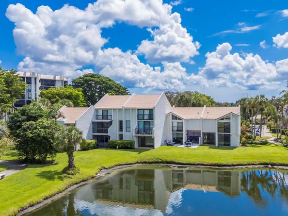 2003 Bridgewood Drive 2003, Boca Raton FL 33434