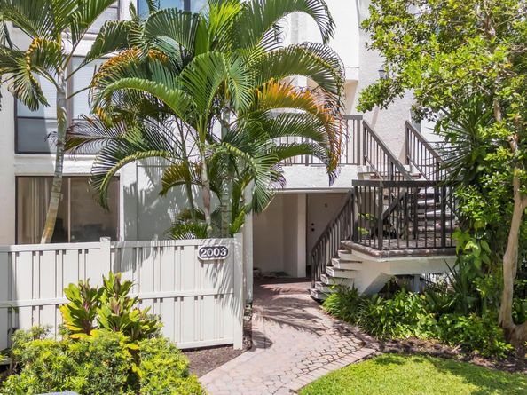 2003 Bridgewood Drive 2003, Boca Raton FL 33434
