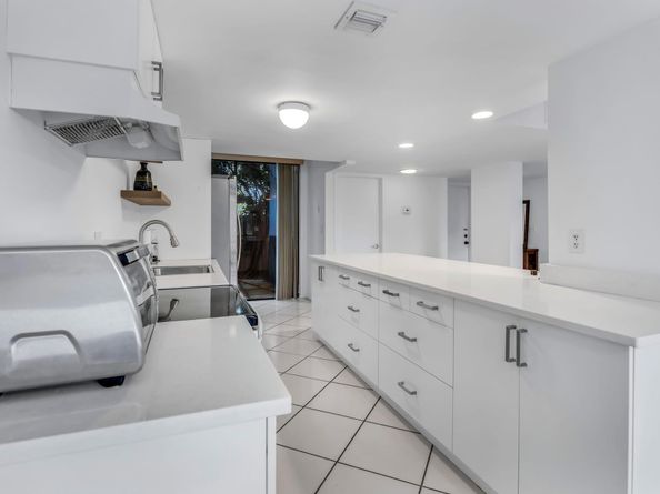 2003 Bridgewood Drive 2003, Boca Raton FL 33434