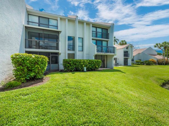 2003 Bridgewood Drive 2003, Boca Raton FL 33434