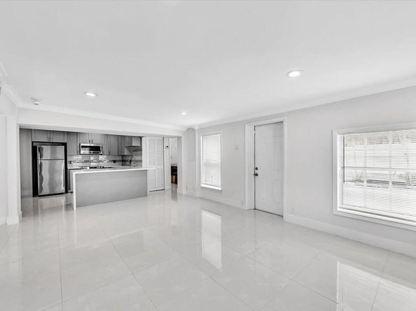700 NE 3rd Avenue, Pompano Beach FL 33060