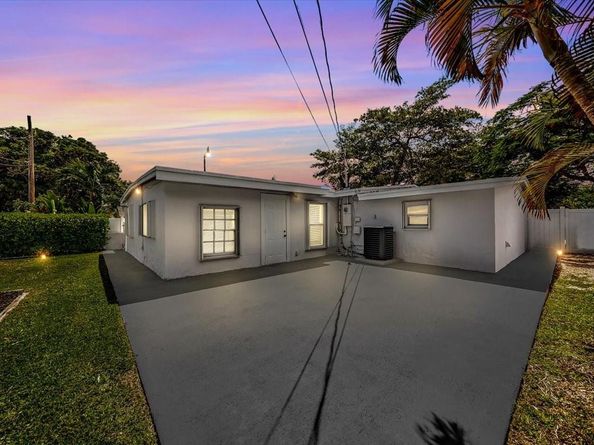 700 NE 3rd Avenue, Pompano Beach FL 33060