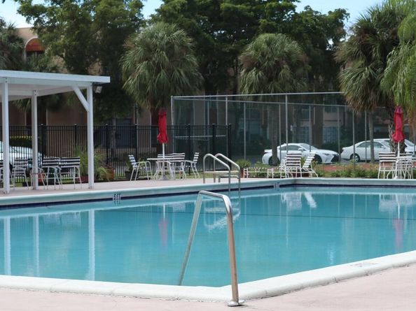 8140 SW 24th Street 204, North Lauderdale FL 33068