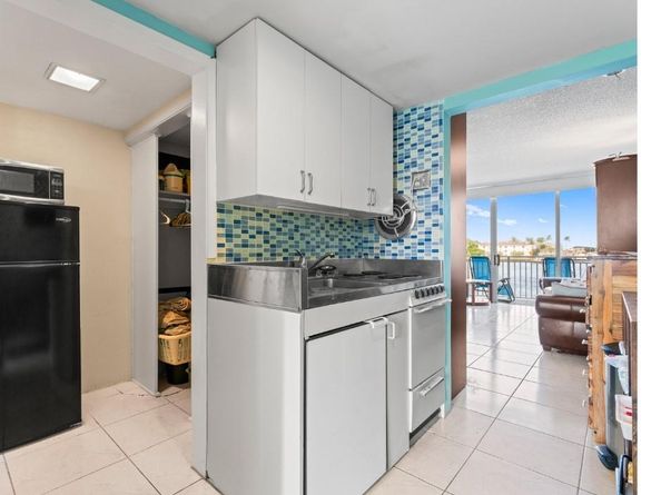 2508 Bay Dr 209, Pompano Beach FL 33062