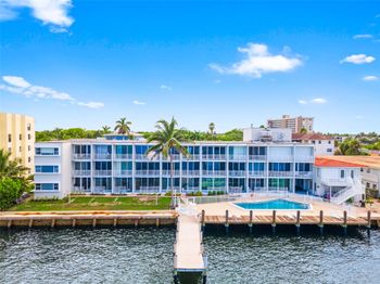 2508 Bay Dr
