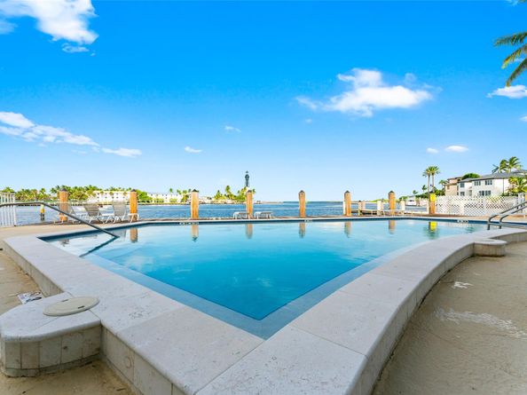2508 Bay Dr 209, Pompano Beach FL 33062