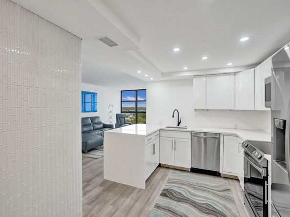 200 Leslie Dr 723, Hallandale Beach FL 33009
