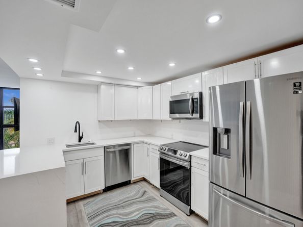 200 Leslie Dr 723, Hallandale Beach FL 33009