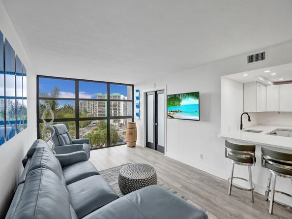 200 Leslie Dr 723, Hallandale Beach FL 33009