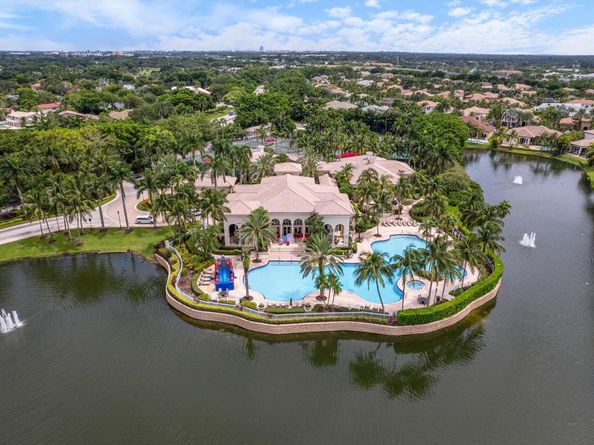 366 Sweet Bay Ave, Plantation FL 33324