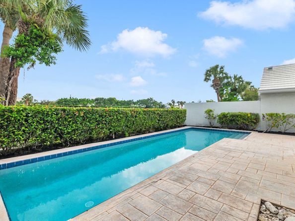 9302 Heathridge Drive, West Palm Beach FL 33411