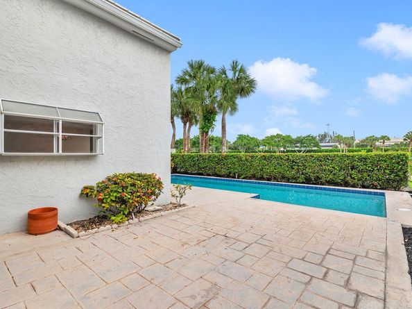 9302 Heathridge Drive, West Palm Beach FL 33411