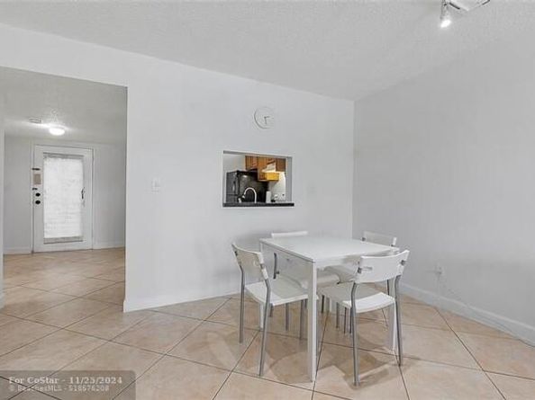 2800 Somerset Dr 201 j, Lauderdale Lakes FL 33311