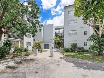 2800 Somerset Dr