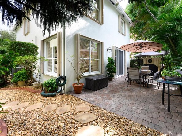 4156 Meade Way, West Palm Beach FL 33409