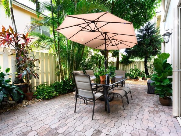 4156 Meade Way, West Palm Beach FL 33409