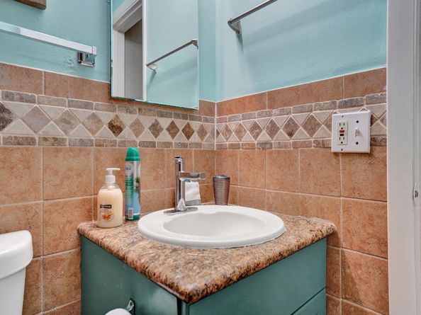 4460 NE 17th Terrace, Oakland Park FL 33334