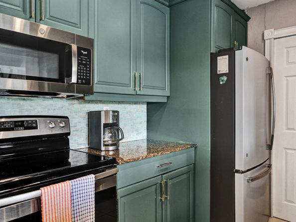 4460 NE 17th Terrace, Oakland Park FL 33334