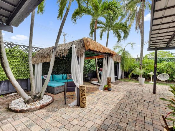 4460 NE 17th Terrace, Oakland Park FL 33334