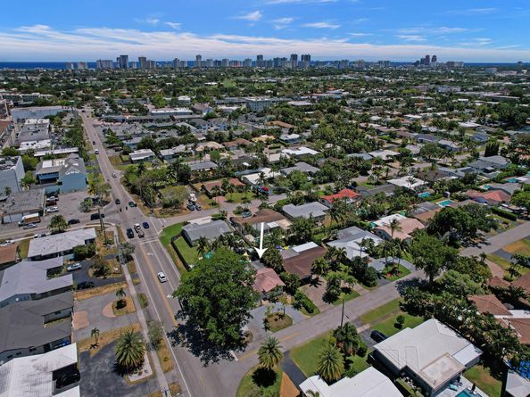 4460 NE 17th Terrace, Oakland Park FL 33334