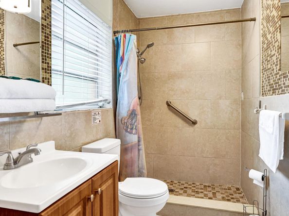 4460 NE 17th Terrace, Oakland Park FL 33334