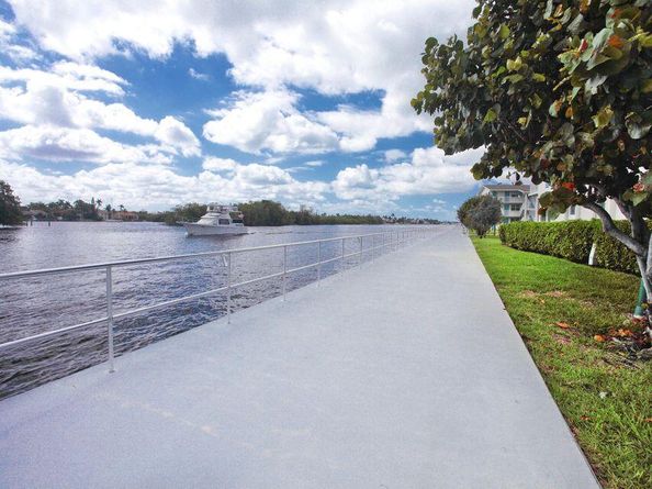 530 Horizons W 205, Boynton Beach FL 33435