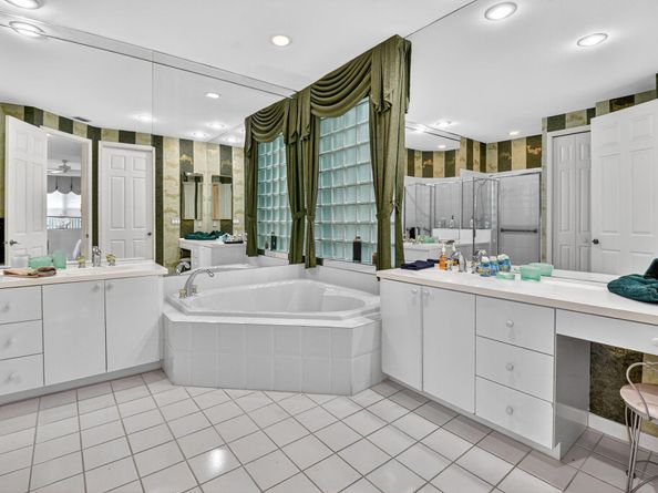 16185 Villa Vizcaya Place, Delray Beach FL 33446