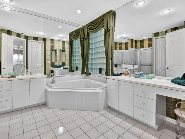 16185 Villa Vizcaya Place, Delray Beach FL 33446