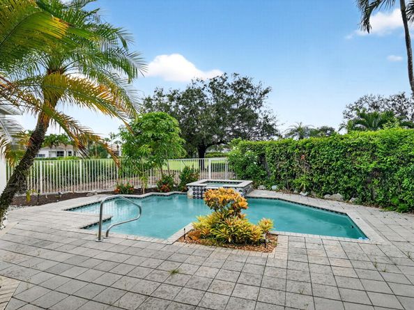 16185 Villa Vizcaya Place, Delray Beach FL 33446