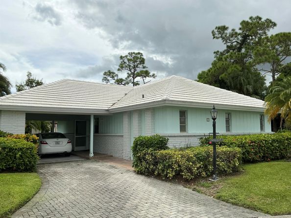 17 Slash Pine Drive, Boynton Beach FL 33436