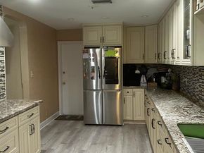7001 NW 76th Ct, Tamarac FL 33321