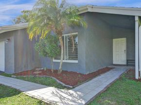 967 NW 89th Ave, Plantation FL 33324