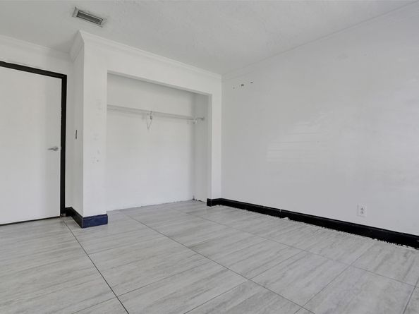 967 NW 89th Ave, Plantation FL 33324