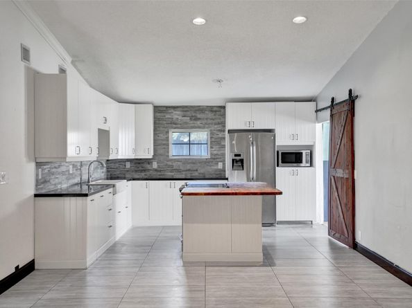 967 NW 89th Ave, Plantation FL 33324