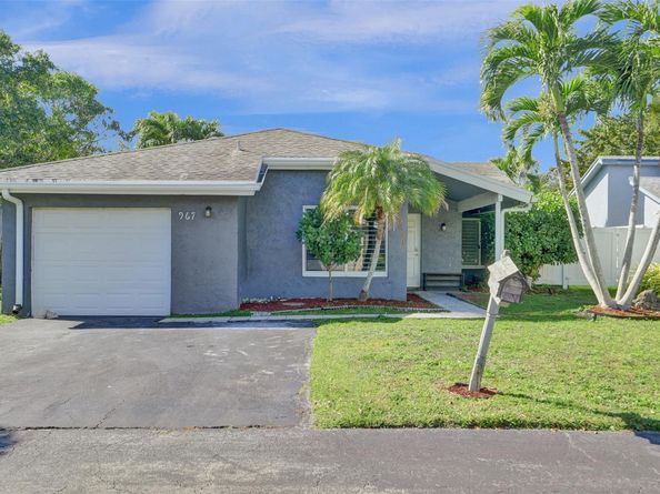 967 NW 89th Ave, Plantation FL 33324