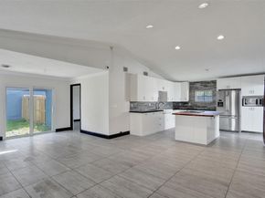 967 NW 89th Ave, Plantation FL 33324