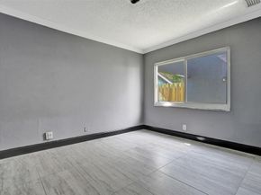 967 NW 89th Ave, Plantation FL 33324