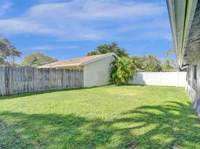 967 NW 89th Ave, Plantation FL 33324