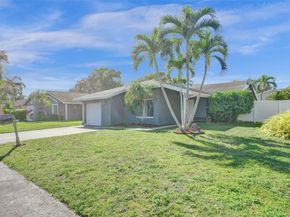 967 NW 89th Ave, Plantation FL 33324