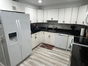 491 Racquet Club Rd 106, Weston FL 33326