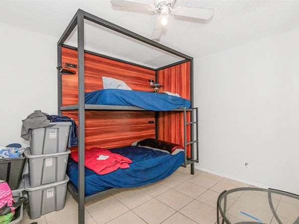 404 NE 4TH St #1-2, Pompano Beach FL 33060