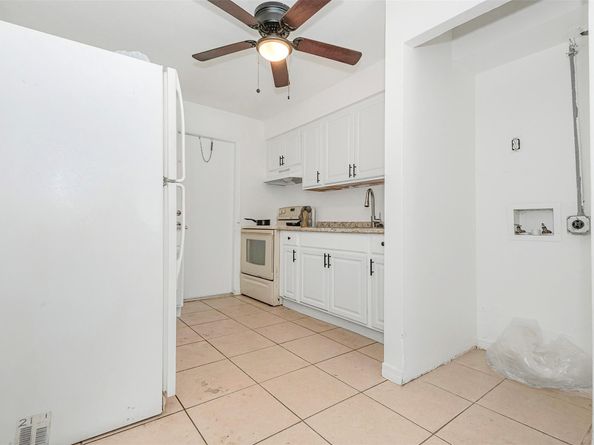 404 NE 4TH St #1-2, Pompano Beach FL 33060