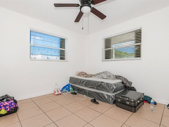 404 NE 4TH St #1-2, Pompano Beach FL 33060