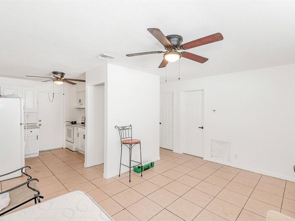 404 NE 4TH St #1-2, Pompano Beach FL 33060