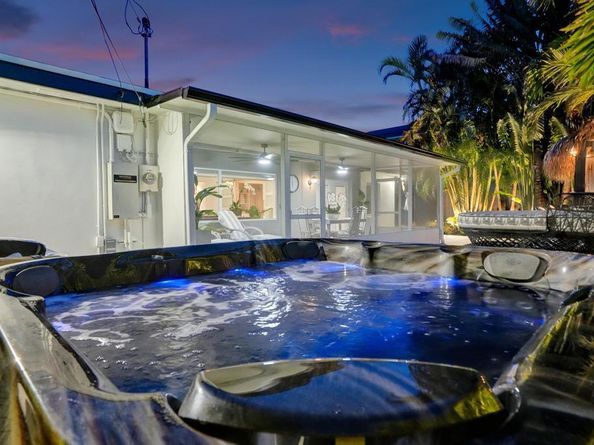 913 S Lakeside Place, Lantana FL 33462