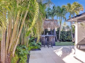 913 S Lakeside Place, Lantana FL 33462
