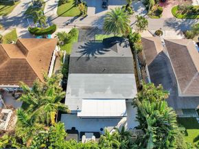 913 S Lakeside Place, Lantana FL 33462